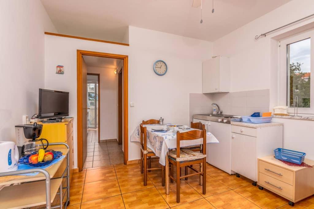 Apartment Mira 3 Klimno Exterior photo